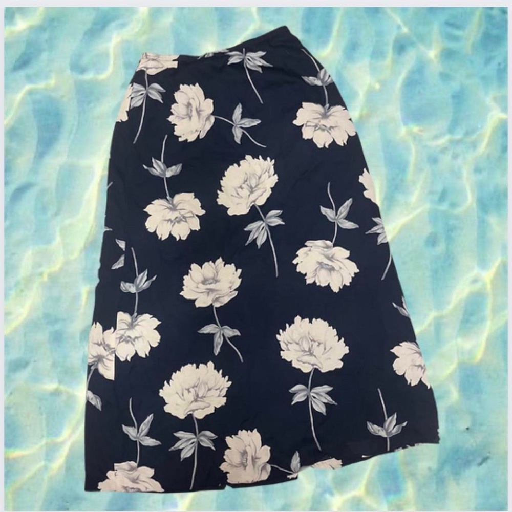 Vintage Long black white flower skirt.